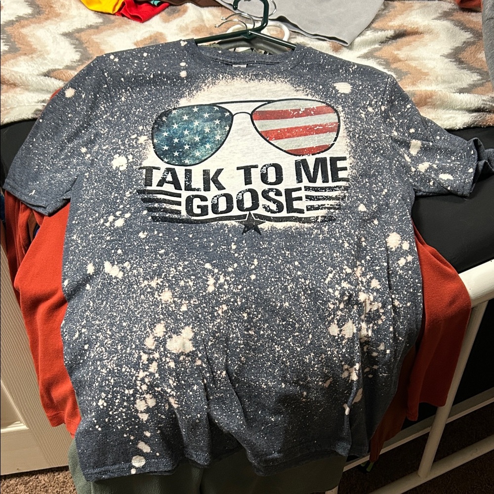 Gildan Blue Graphic Tee - Short Sleeve